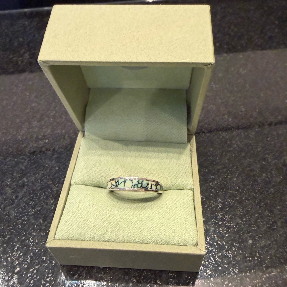 Young In the Mountains Komorebi band sz 7